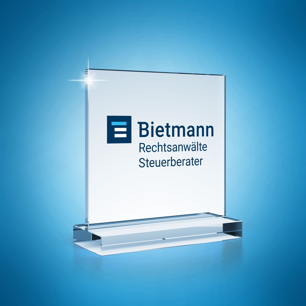 Bild der Auszeichnung, die der Sozietät Bietmann 2023 zum 3. Mal in Folge als „TOP-Wirtschaftskanzlei“ verliehen wurde